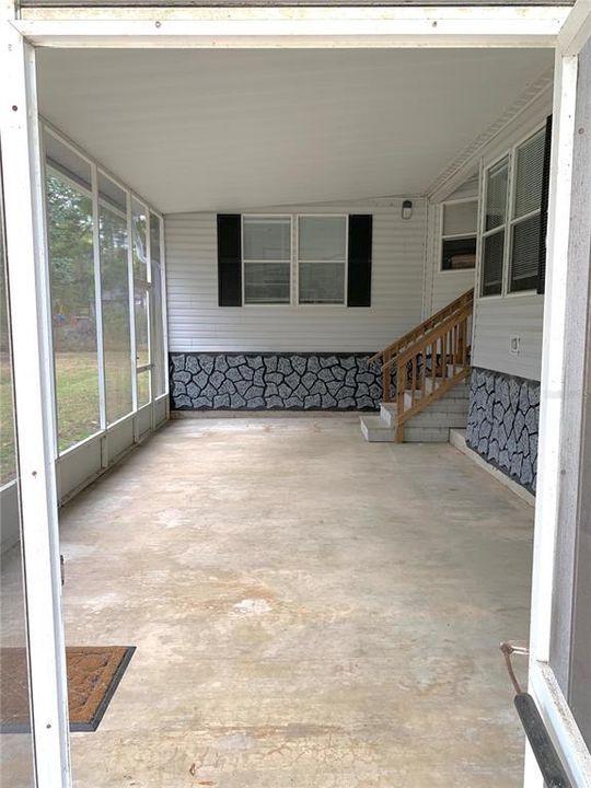 For Sale: $215,000 (3 beds, 2 baths, 1959 Square Feet)