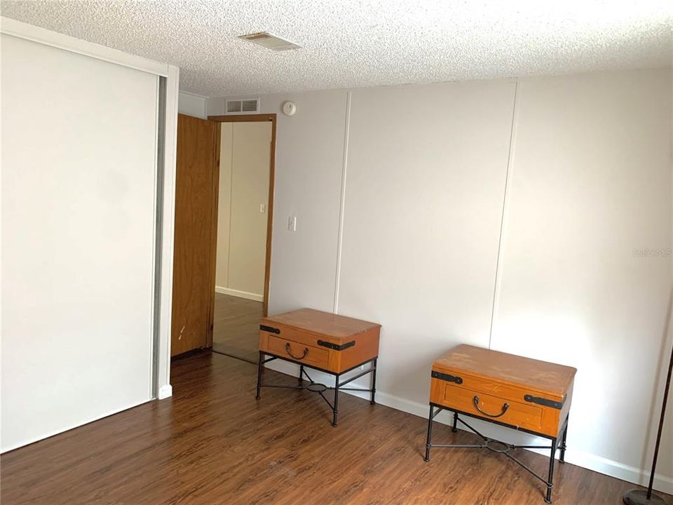 For Sale: $215,000 (3 beds, 2 baths, 1959 Square Feet)