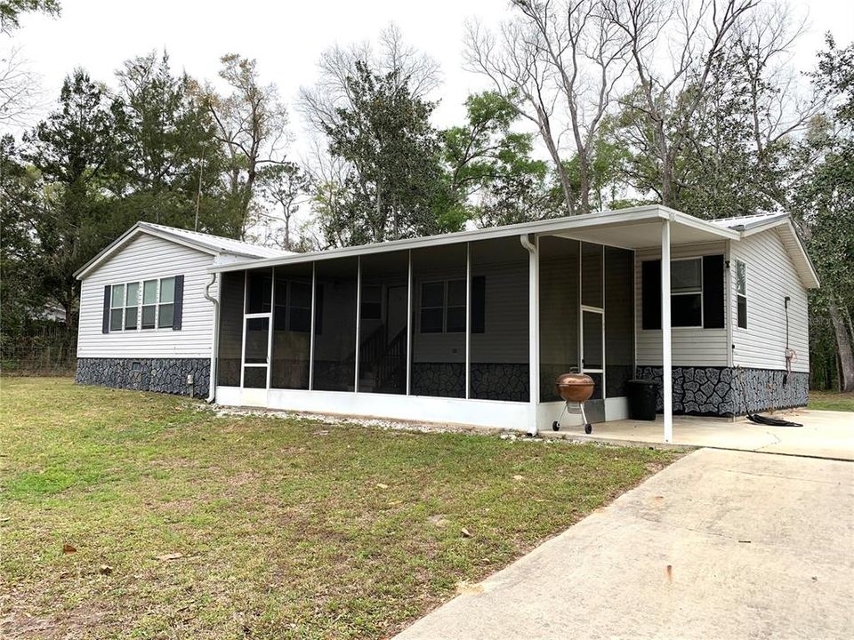 For Sale: $215,000 (3 beds, 2 baths, 1959 Square Feet)