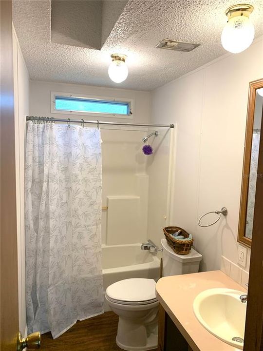 For Sale: $215,000 (3 beds, 2 baths, 1959 Square Feet)