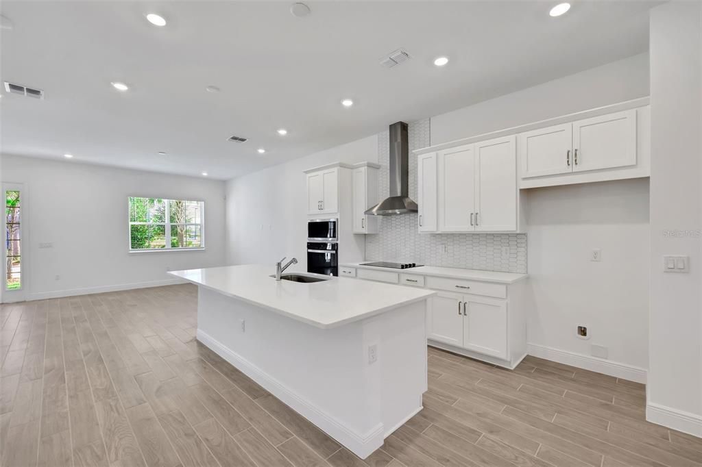 Active With Contract: $359,990 (3 beds, 2 baths, 1744 Square Feet)