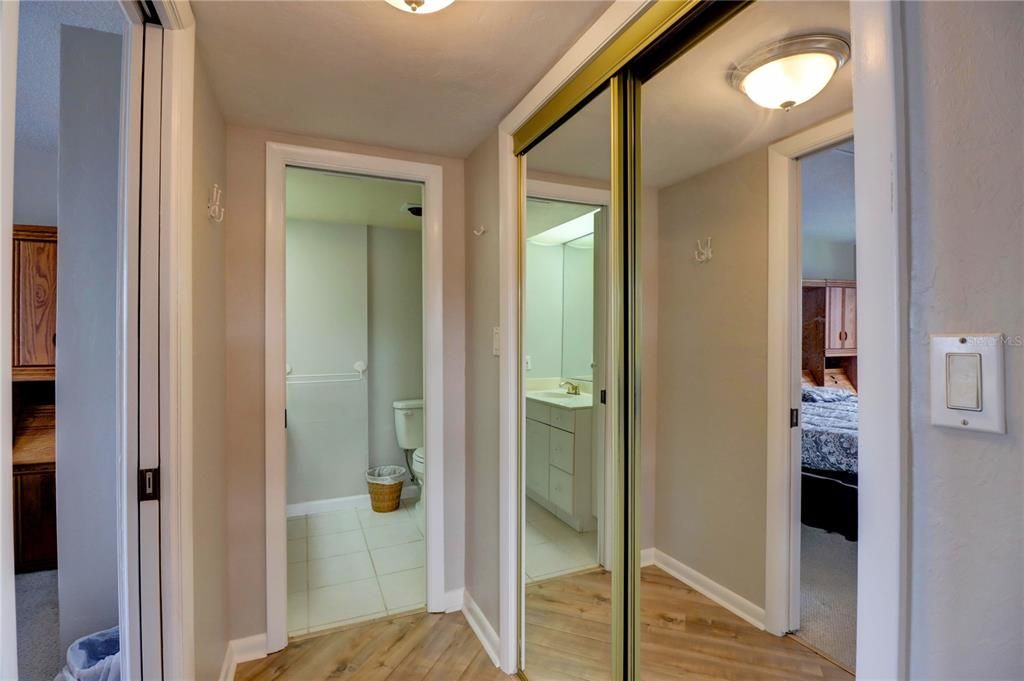 For Sale: $299,900 (2 beds, 2 baths, 1065 Square Feet)