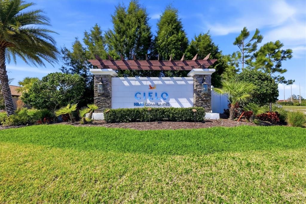 Active With Contract: $699,900 (4 beds, 3 baths, 3009 Square Feet)