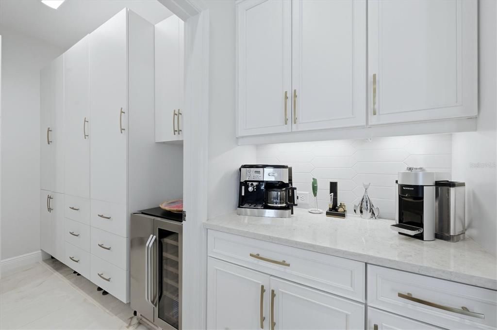 Active With Contract: $699,900 (4 beds, 3 baths, 3009 Square Feet)