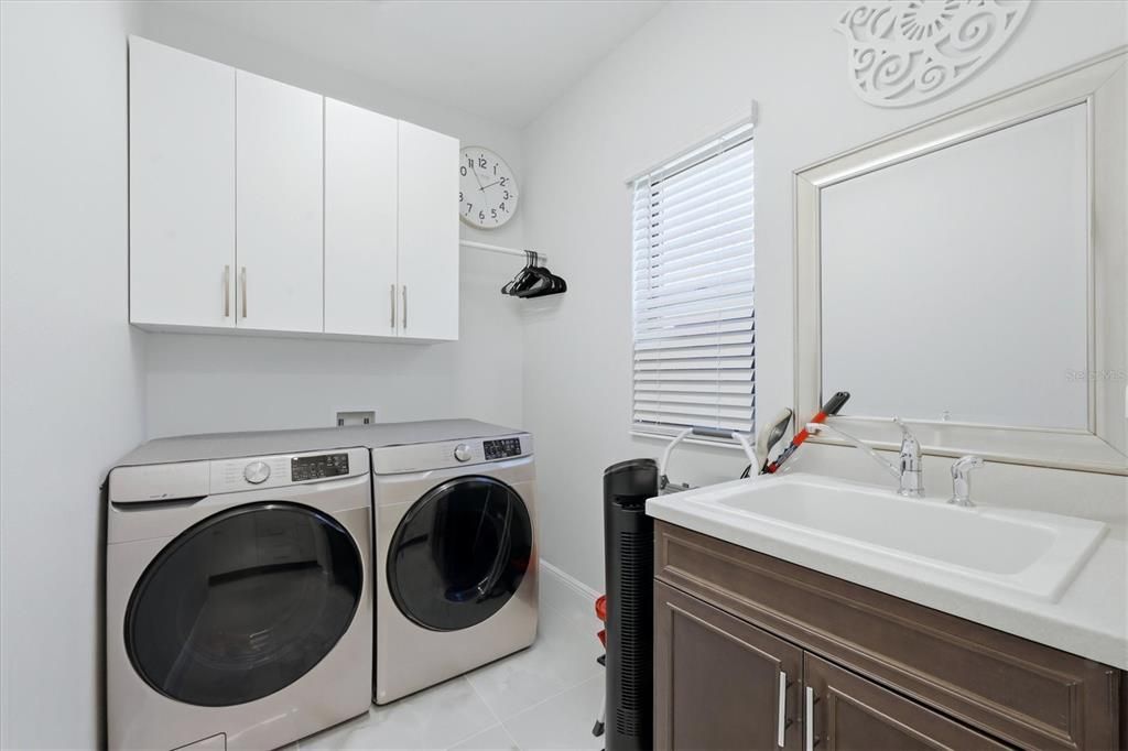 Active With Contract: $699,900 (4 beds, 3 baths, 3009 Square Feet)