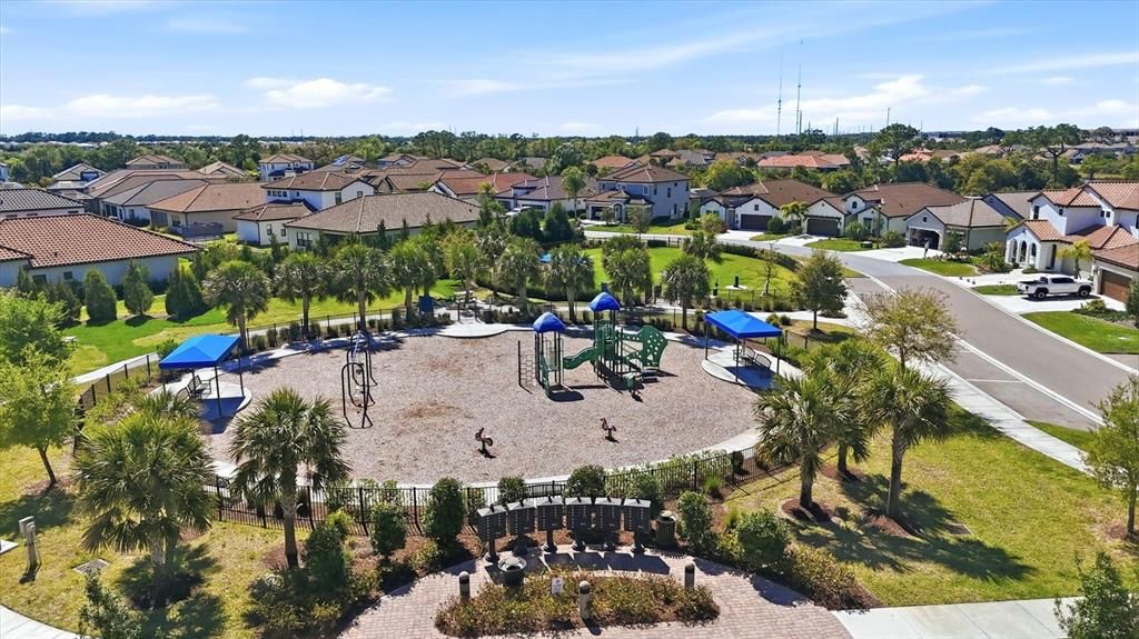 Active With Contract: $699,900 (4 beds, 3 baths, 3009 Square Feet)