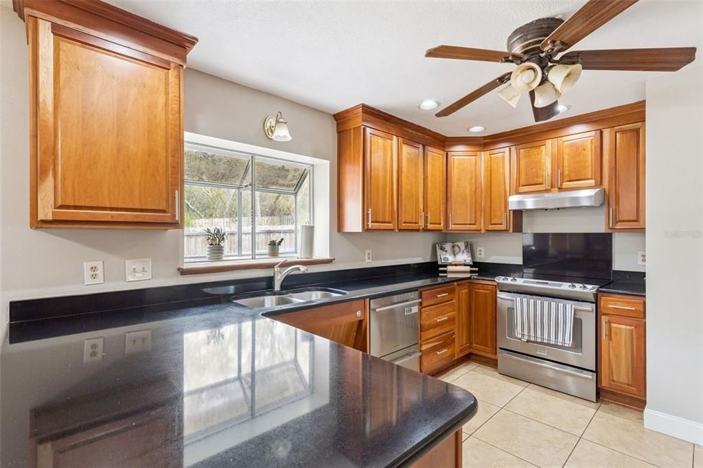 Activo con contrato: $479,900 (3 camas, 2 baños, 2446 Pies cuadrados)