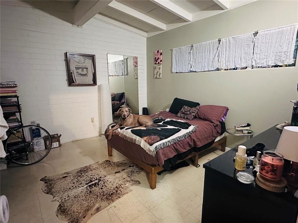 Active With Contract: $350,000 (3 beds, 2 baths, 1945 Square Feet)