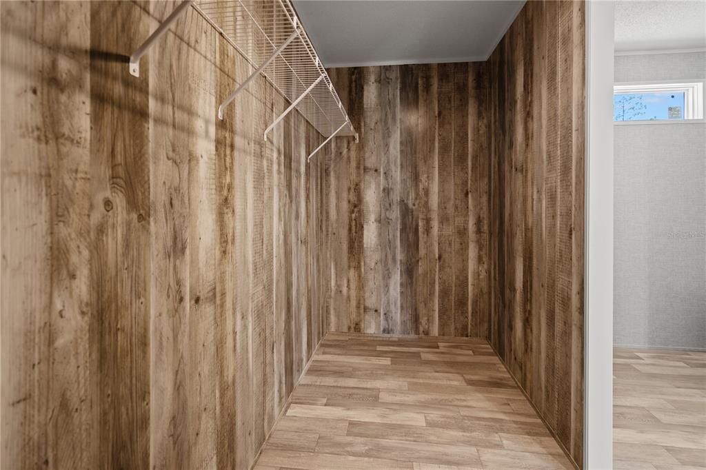 For Sale: $225,000 (4 beds, 2 baths, 1620 Square Feet)