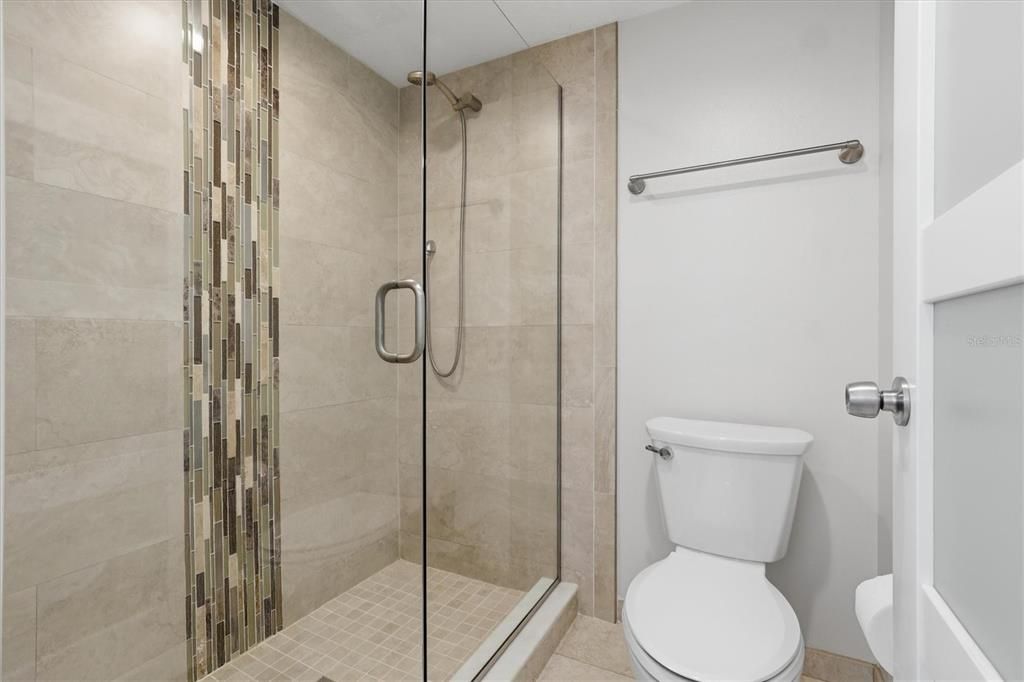 For Sale: $375,000 (2 beds, 2 baths, 1065 Square Feet)