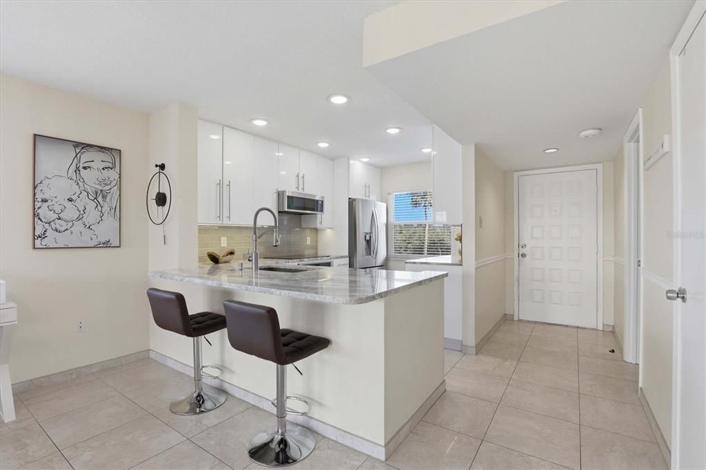 For Sale: $375,000 (2 beds, 2 baths, 1065 Square Feet)