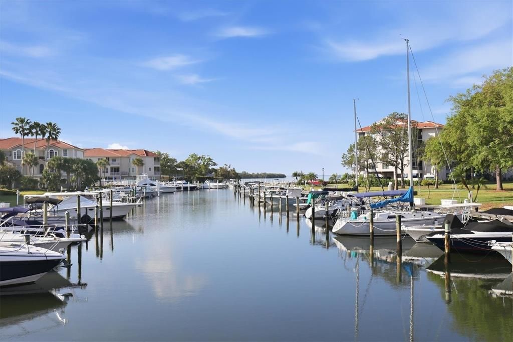 For Sale: $375,000 (2 beds, 2 baths, 1065 Square Feet)