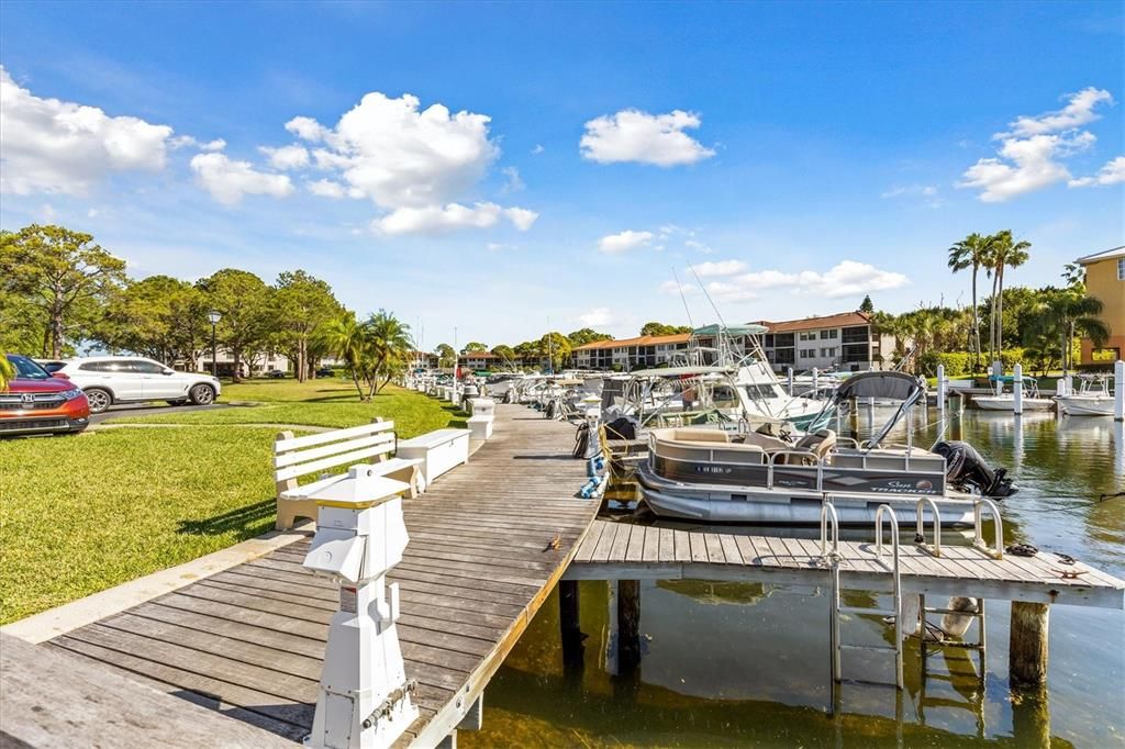 For Sale: $375,000 (2 beds, 2 baths, 1065 Square Feet)