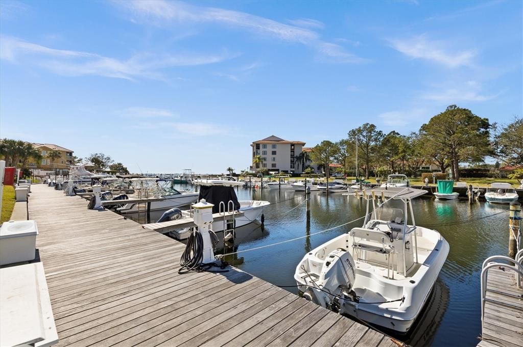 For Sale: $375,000 (2 beds, 2 baths, 1065 Square Feet)