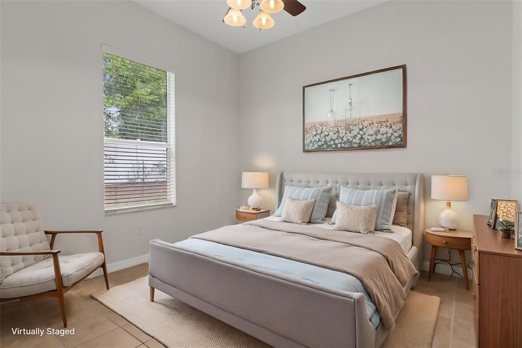 Activo con contrato: $585,000 (5 camas, 2 baños, 2425 Pies cuadrados)