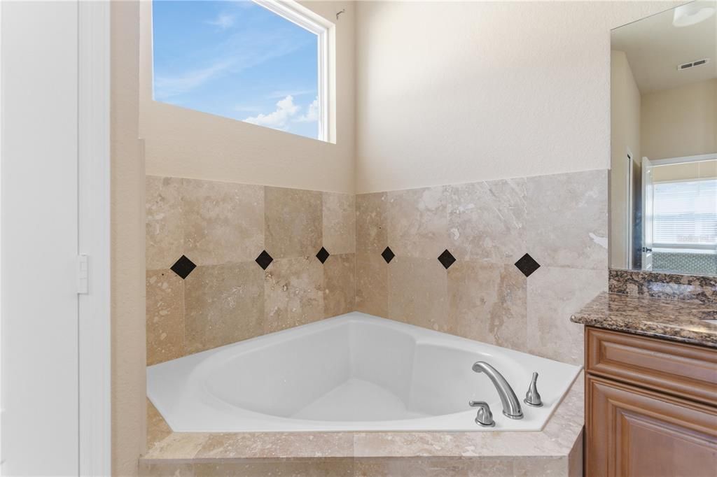 For Sale: $454,500 (4 beds, 2 baths, 2015 Square Feet)