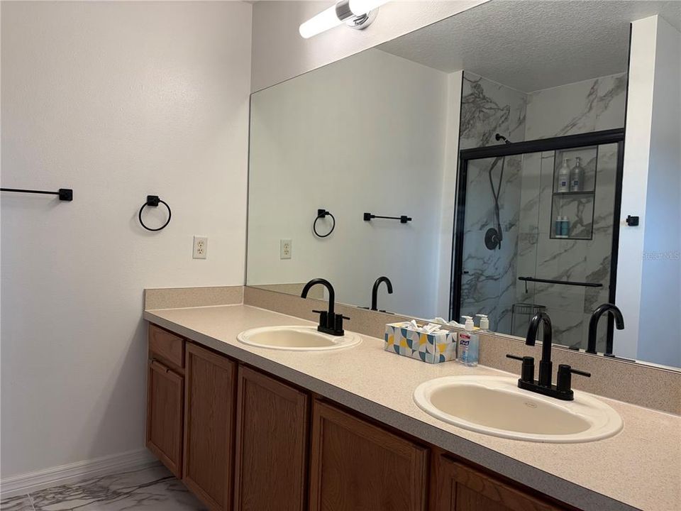 For Sale: $200,000 (3 beds, 2 baths, 1455 Square Feet)