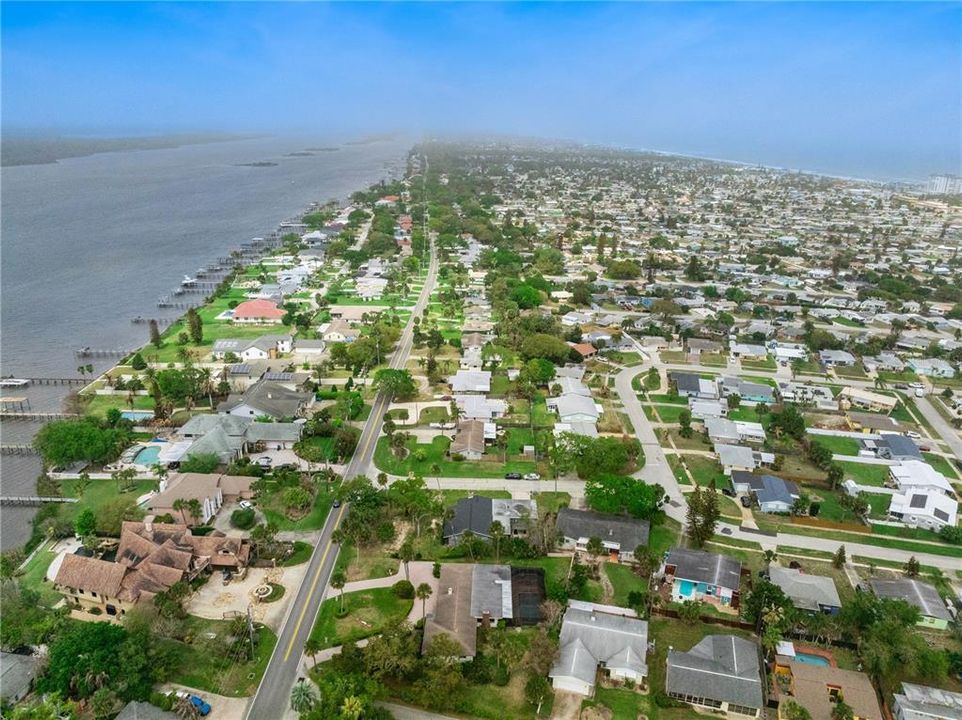 合同活跃: $399,900 (2 贝兹, 1 浴室, 1399 平方英尺)