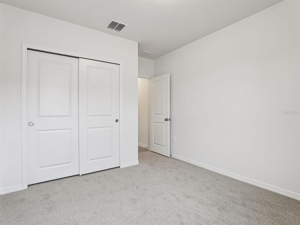 Activo con contrato: $325,990 (4 camas, 2 baños, 1840 Pies cuadrados)