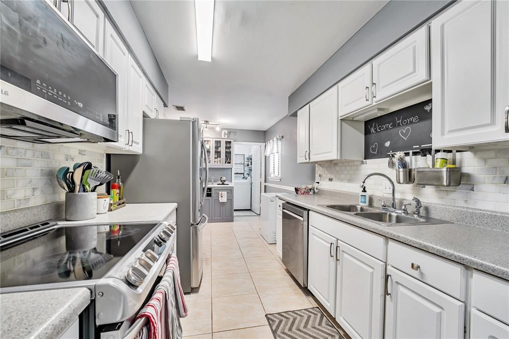 For Sale: $290,000 (3 beds, 2 baths, 1590 Square Feet)