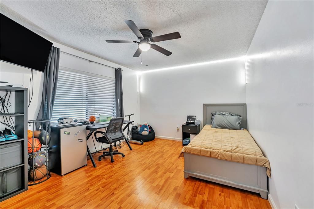 For Sale: $290,000 (3 beds, 2 baths, 1590 Square Feet)