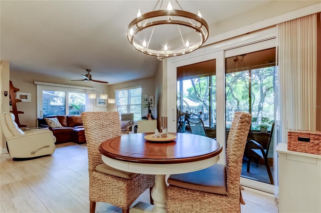 Active With Contract: $200,000 (1 beds, 1 baths, 893 Square Feet)