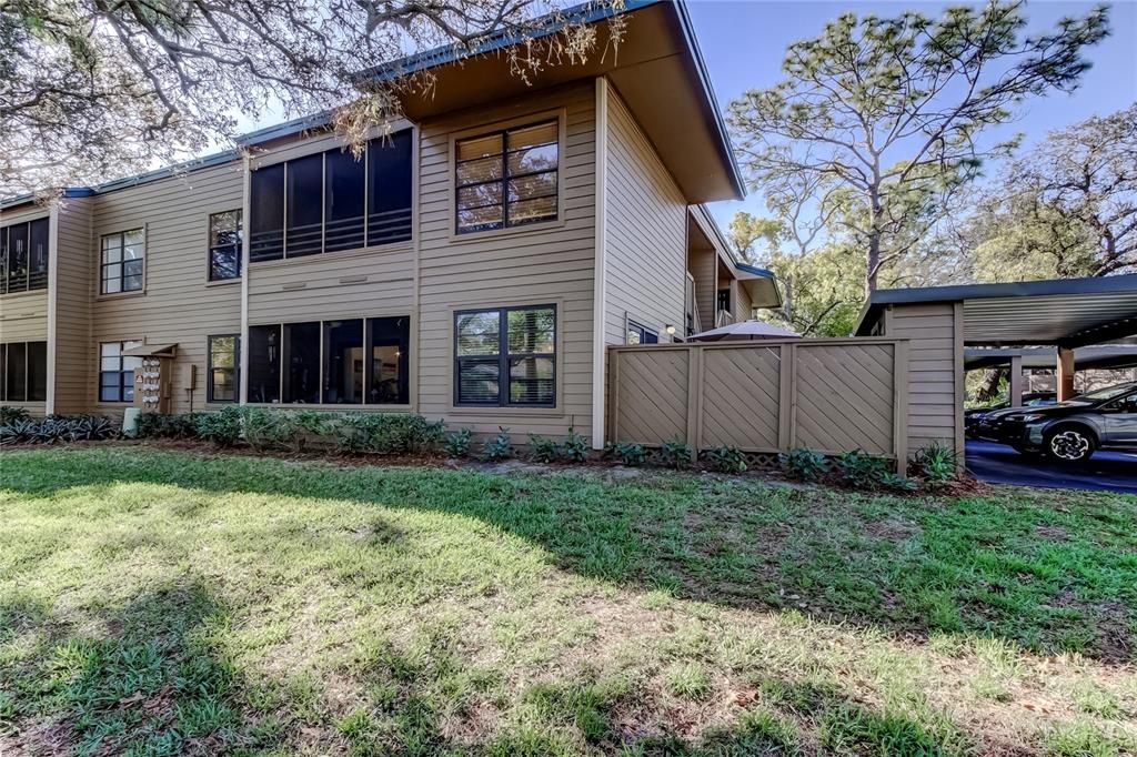 Active With Contract: $200,000 (1 beds, 1 baths, 893 Square Feet)