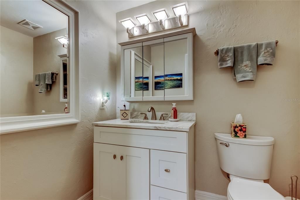 Active With Contract: $200,000 (1 beds, 1 baths, 893 Square Feet)