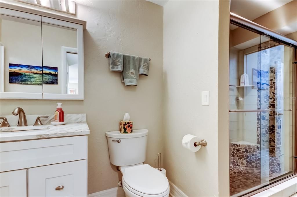 Active With Contract: $200,000 (1 beds, 1 baths, 893 Square Feet)