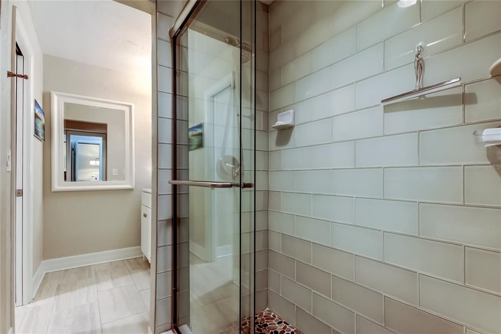 Active With Contract: $200,000 (1 beds, 1 baths, 893 Square Feet)