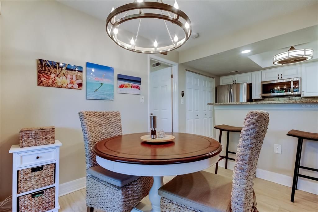 Active With Contract: $200,000 (1 beds, 1 baths, 893 Square Feet)