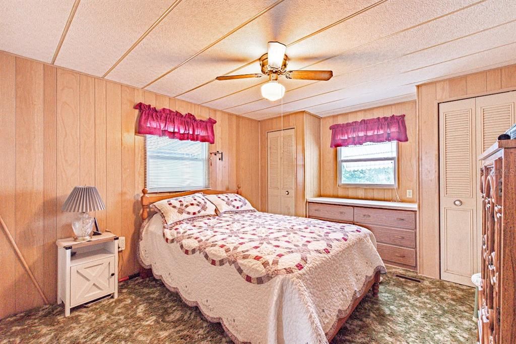 For Sale: $110,000 (2 beds, 1 baths, 848 Square Feet)