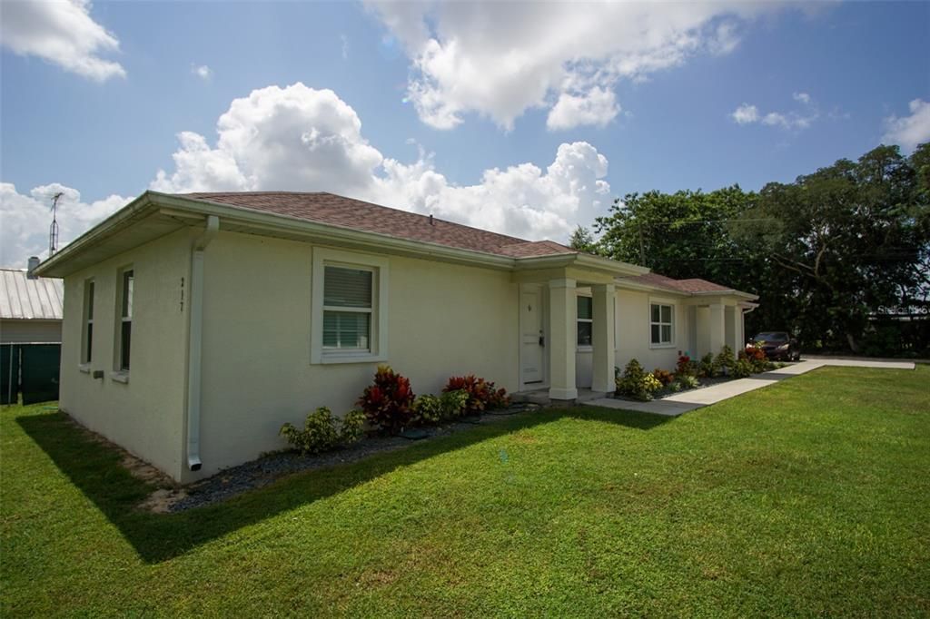 Active With Contract: $1,500 (2 beds, 2 baths, 962 Square Feet)