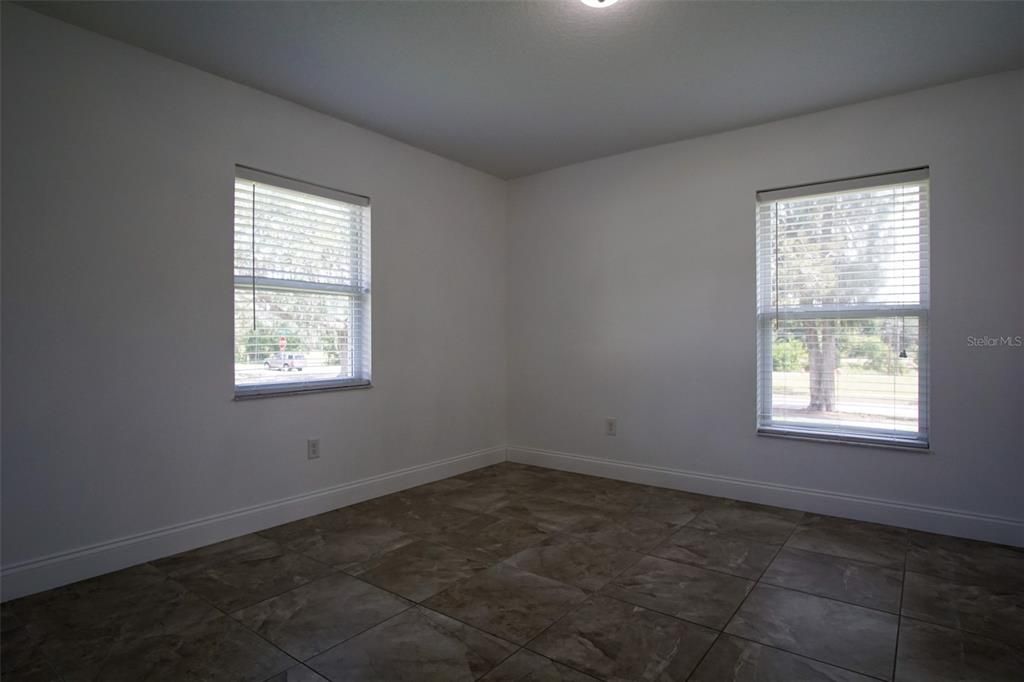 Active With Contract: $1,500 (2 beds, 2 baths, 962 Square Feet)