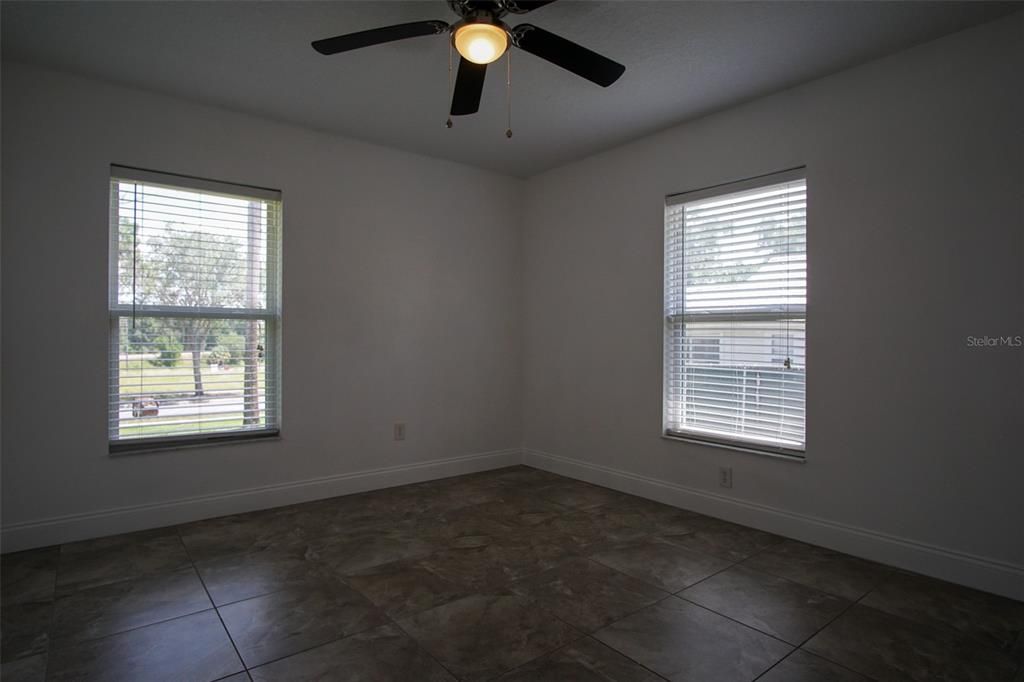 Active With Contract: $1,500 (2 beds, 2 baths, 962 Square Feet)