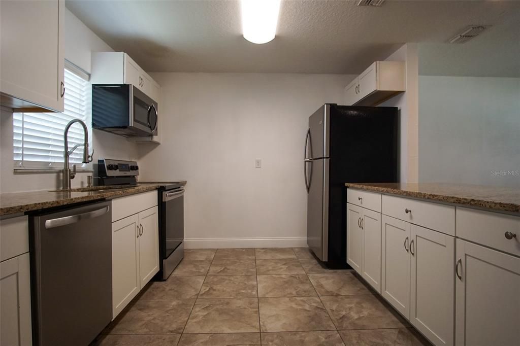 Active With Contract: $1,500 (2 beds, 2 baths, 962 Square Feet)