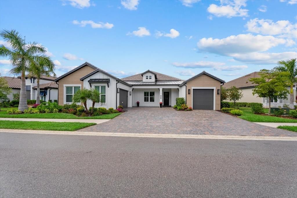 For Sale: $1,575,000 (4 beds, 3 baths, 2940 Square Feet)