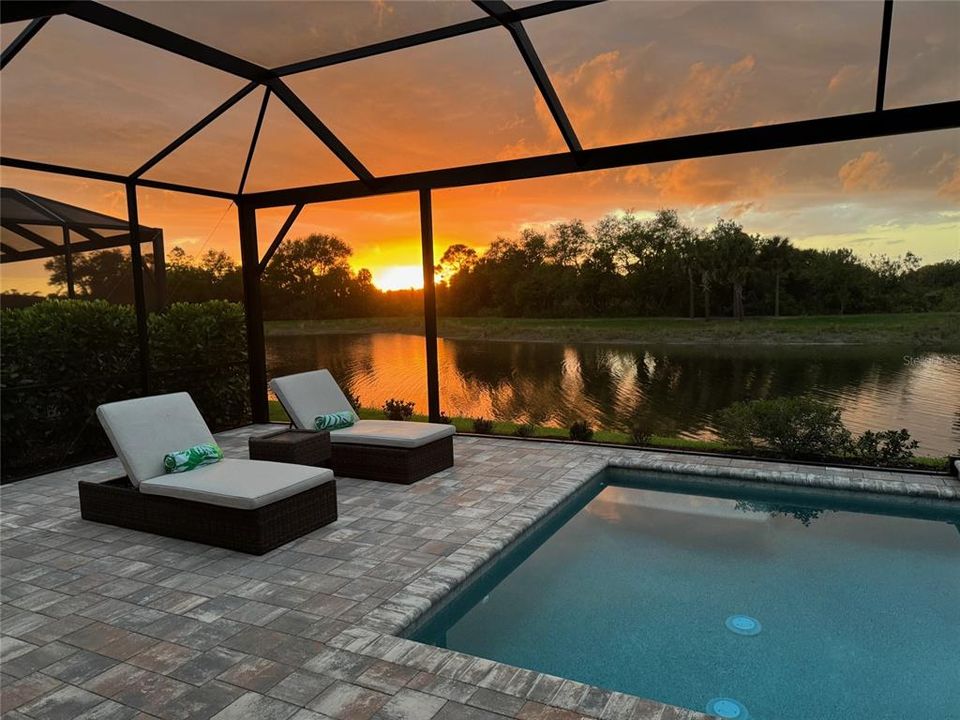 For Sale: $1,575,000 (4 beds, 3 baths, 2940 Square Feet)