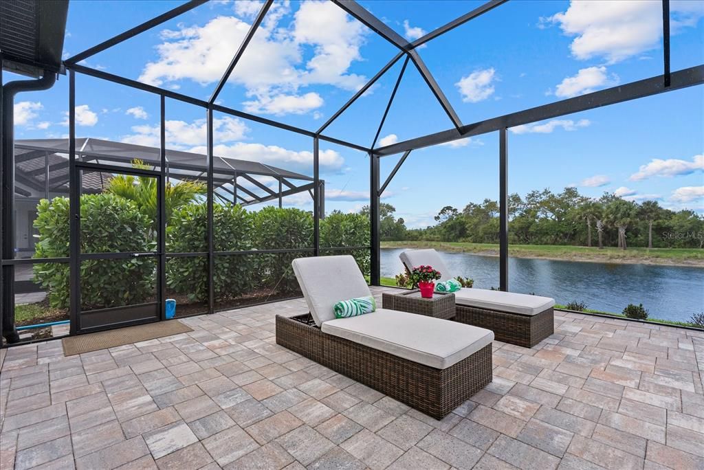 For Sale: $1,575,000 (4 beds, 3 baths, 2940 Square Feet)