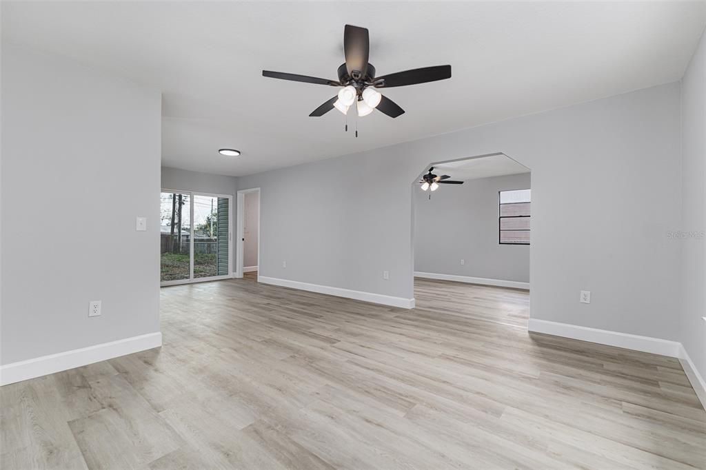 For Sale: $274,950 (3 beds, 1 baths, 1336 Square Feet)