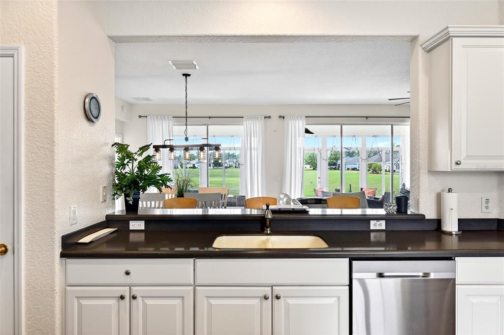 For Sale: $379,000 (2 beds, 2 baths, 1870 Square Feet)