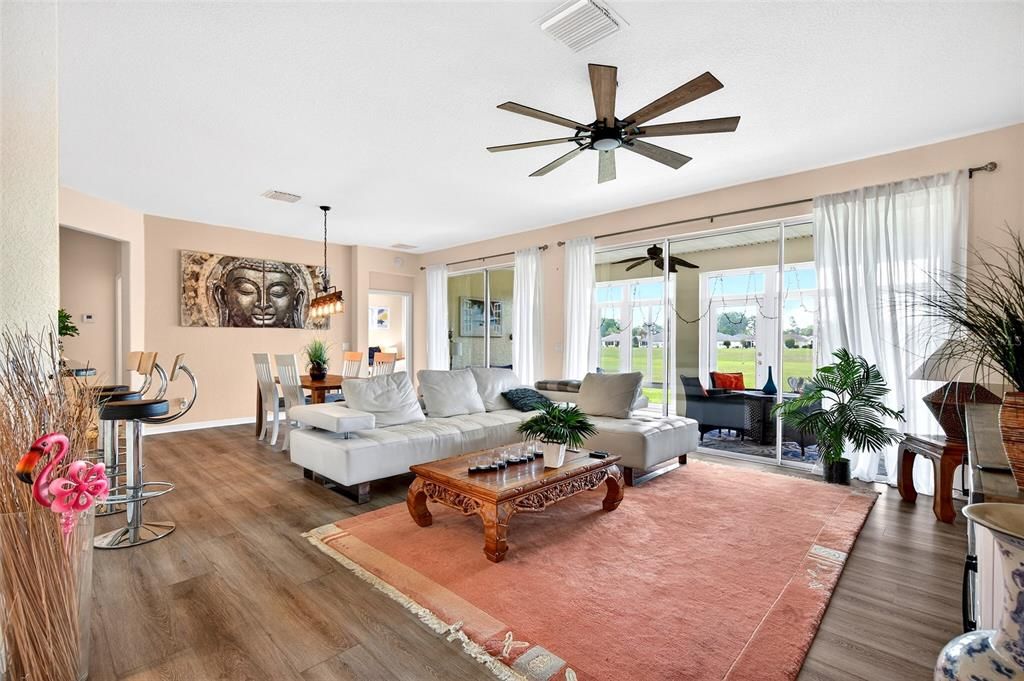 For Sale: $379,000 (2 beds, 2 baths, 1870 Square Feet)
