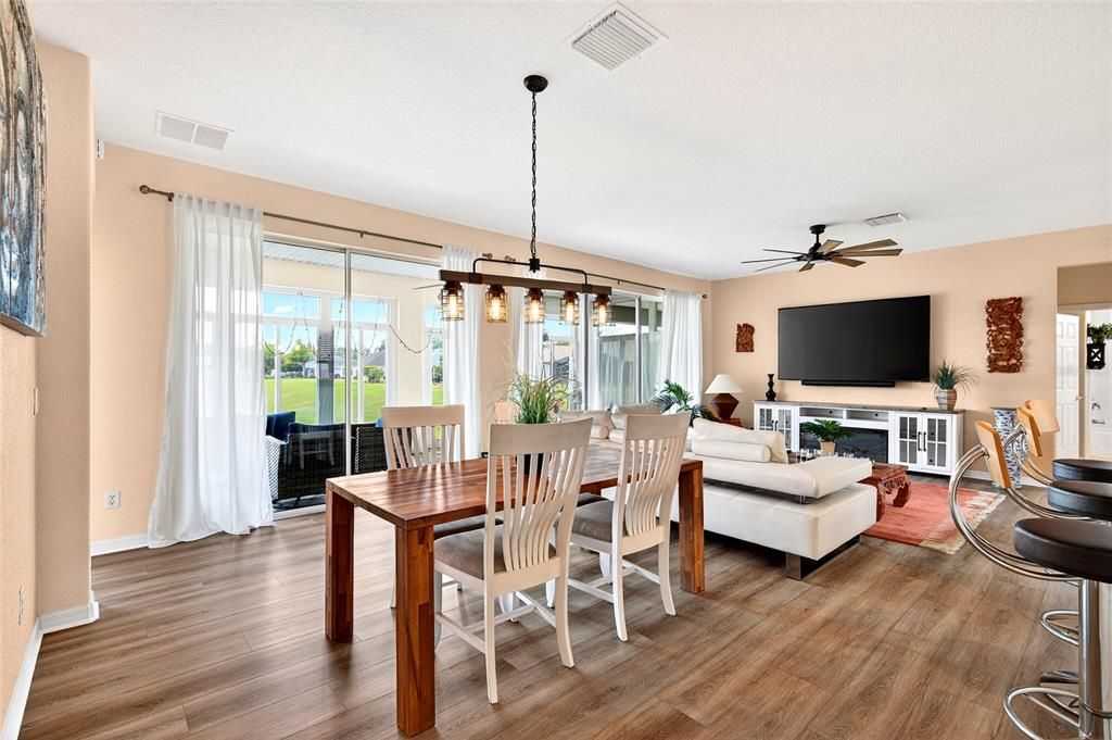 For Sale: $379,000 (2 beds, 2 baths, 1870 Square Feet)