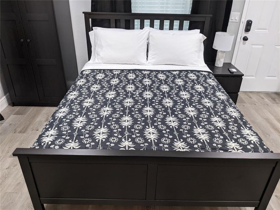 В аренду: $1,279 (0 спален, 1 ванн, 350 Квадратных фут)