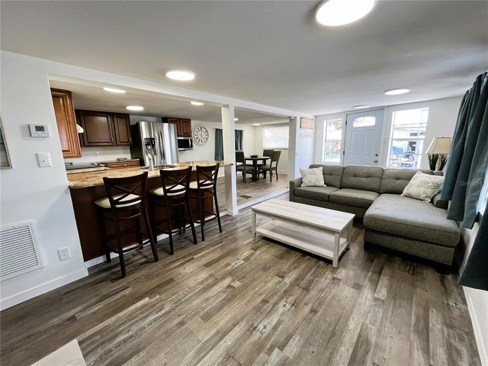 Activo con contrato: $149,000 (2 camas, 2 baños, 906 Pies cuadrados)