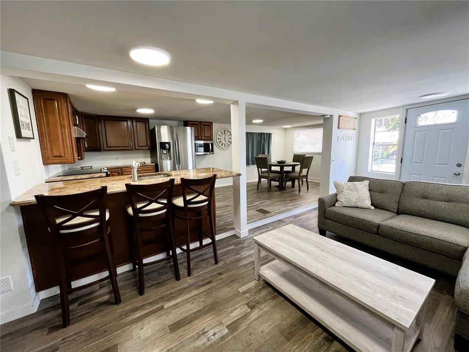 Activo con contrato: $149,000 (2 camas, 2 baños, 906 Pies cuadrados)