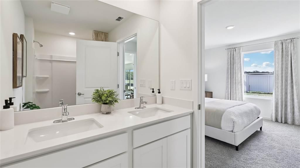 Activo con contrato: $272,990 (4 camas, 2 baños, 1449 Pies cuadrados)