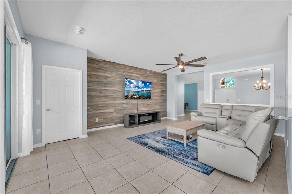 На продажу: $579,900 (4 спален, 3 ванн, 2505 Квадратных фут)