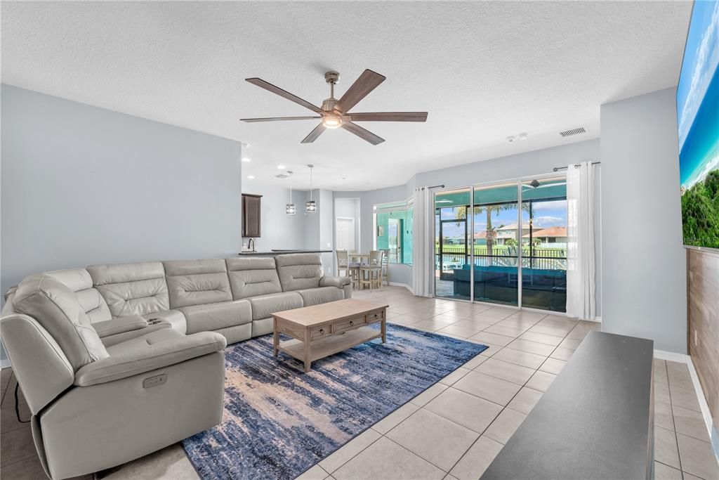 На продажу: $579,900 (4 спален, 3 ванн, 2505 Квадратных фут)