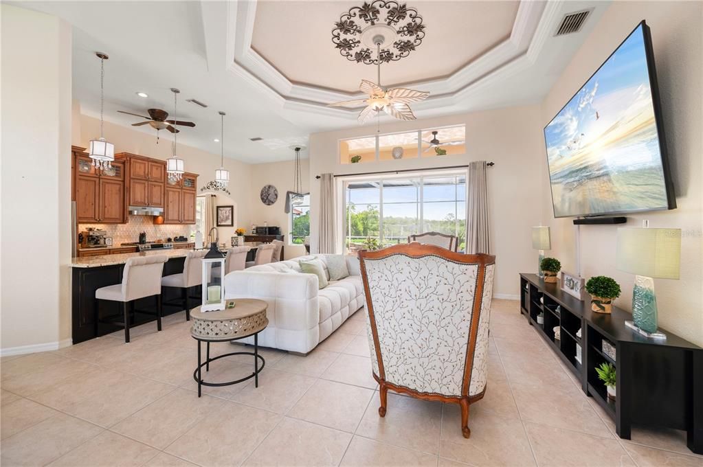 En Venta: $899,000 (3 camas, 3 baños, 2751 Pies cuadrados)